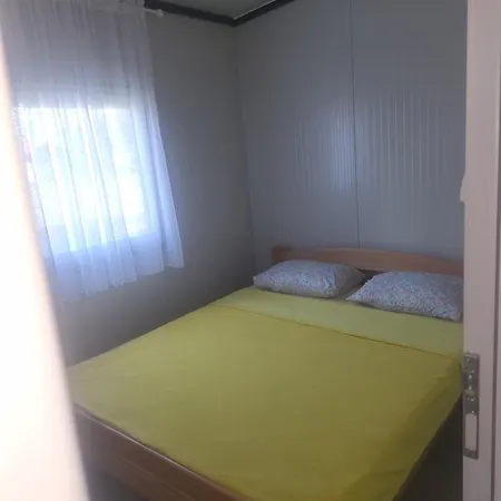 Kamp alanı Seosko Domacinstvo Carobna Ravnica Podgoriçe