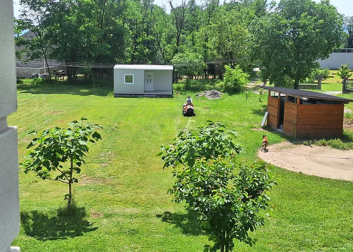 Camping Seosko Domacinstvo Carobna Ravnica Podgorica