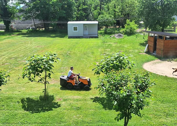 Seosko Domacinstvo Carobna Ravnica Camping